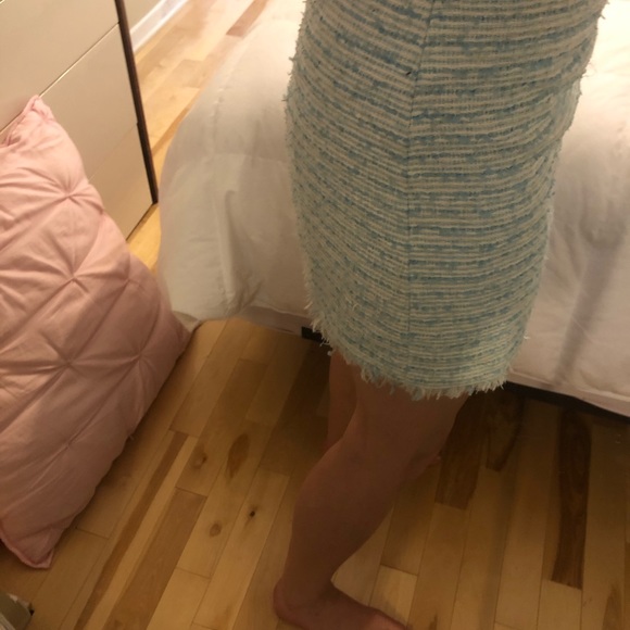 Alice + Olivia Tweed Mini • Size 6 - Picture 5 of 5